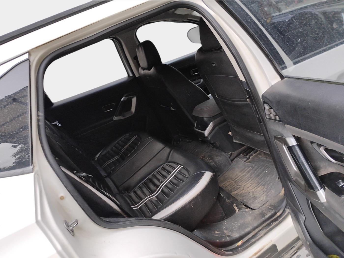 2019 Tata Harrier XT 2.0L KRYOTEC, Diesel, Manual, 1,04,497 km, interior