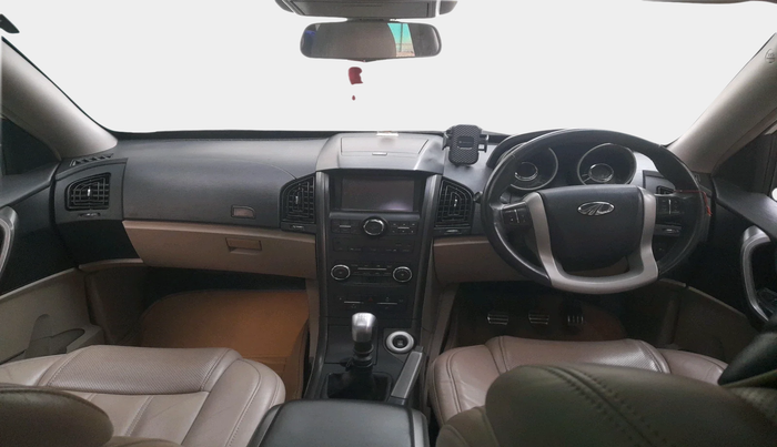 2017 Mahindra XUV500 W10, Diesel, Manual, 86,604 km, interior