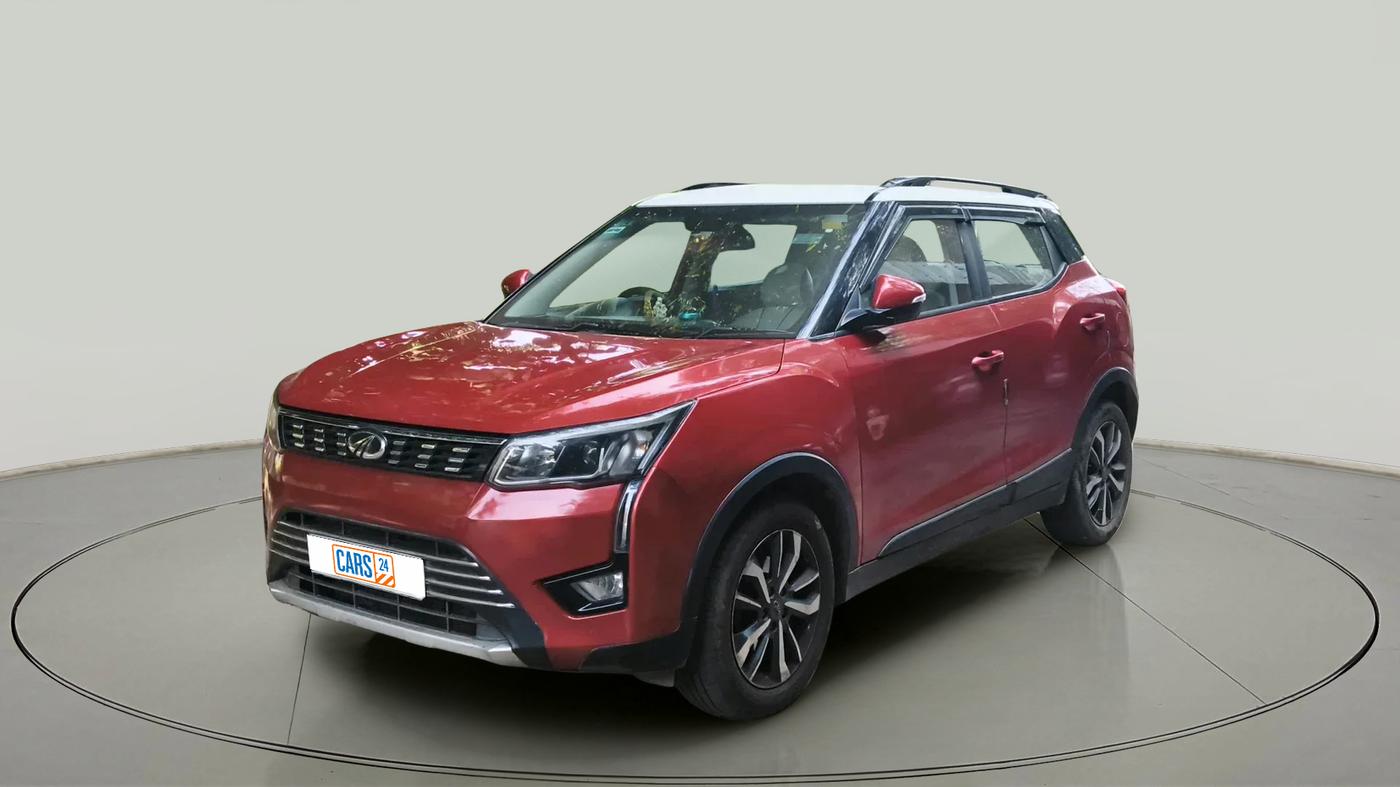 2020 Mahindra XUV300 W8(O) 1.5 DIESEL DUAL TONE, Diesel, Manual, 1,05,920 km, exterior