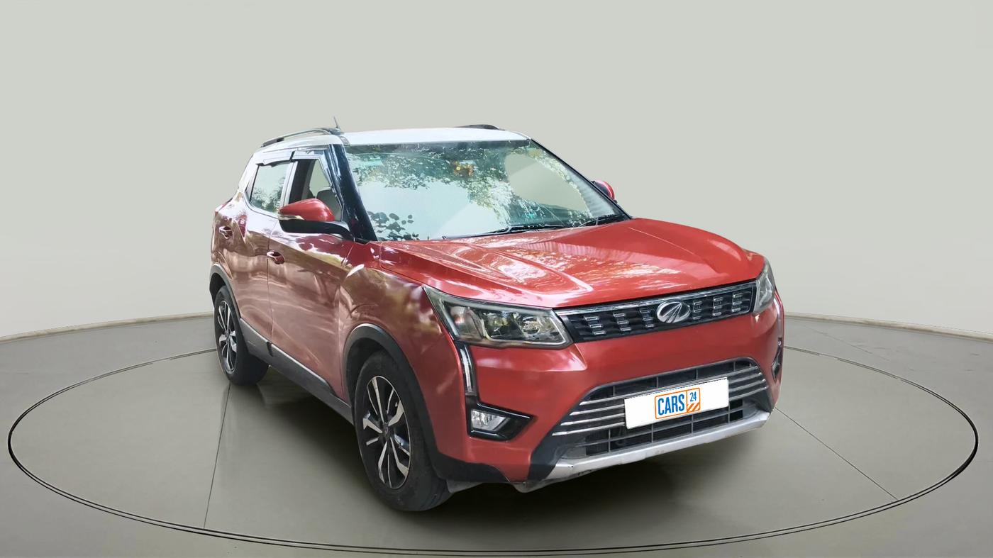 2020 Mahindra XUV300 W8(O) 1.5 DIESEL DUAL TONE, Diesel, Manual, 1,05,920 km, exterior