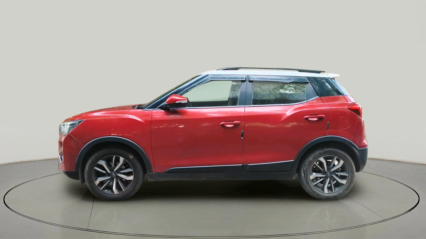 2020 Mahindra XUV300 W8(O) 1.5 DIESEL DUAL TONE, Diesel, Manual, 1,05,920 km, exterior