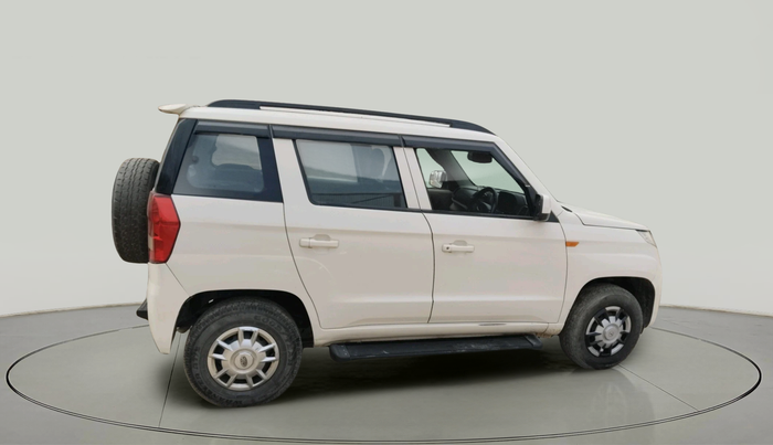 2016 Mahindra TUV300 T6 PLUS, Diesel, Manual, 1,04,174 km, exterior