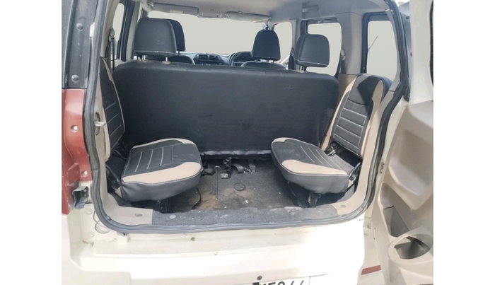 2016 Mahindra TUV300 T6 PLUS, Diesel, Manual, 1,04,174 km, interior