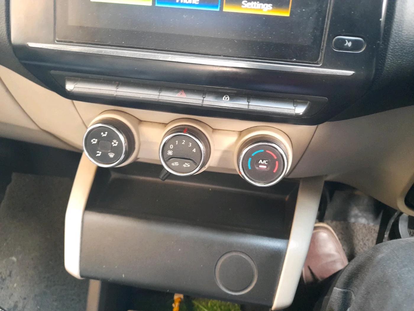 2021 Renault TRIBER RXT, Petrol, Manual, 1,18,545 km, interior