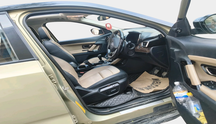 2022 Tata Harrier XZ PLUS 2.0L KAZIRANGA, Diesel, Manual, 93,298 km, interior