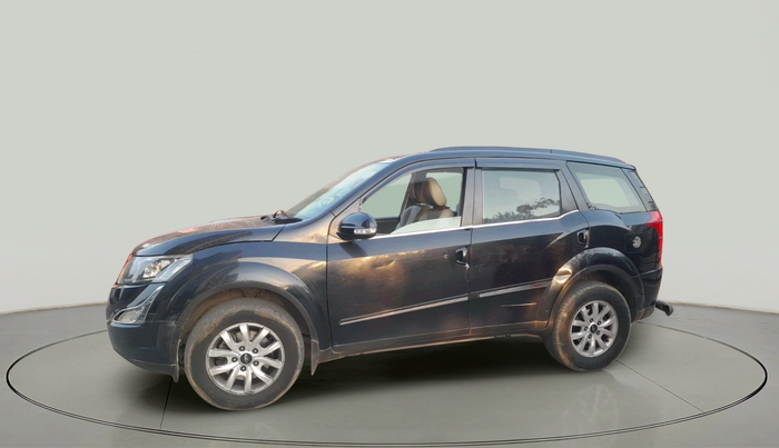 2016 Mahindra XUV500 W10 AT, Diesel, Automatic, 1,52,492 km, exterior