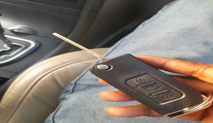 2016 Mahindra XUV500 W10 AT, Diesel, Automatic, 1,52,492 km, interior