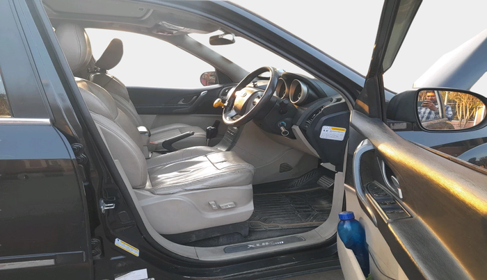2016 Mahindra XUV500 W10 AT, Diesel, Automatic, 1,52,492 km, interior