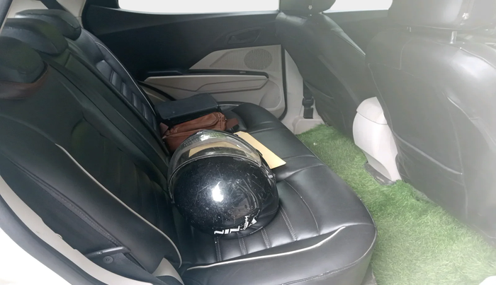 2020 Mahindra XUV300 W6 1.5 Diesel, Diesel, Manual, 91,446 km, interior