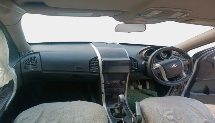 2013 Mahindra XUV500 W6, Diesel, Manual, 1,15,180 km, interior