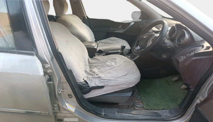 2013 Mahindra XUV500 W6, Diesel, Manual, 1,15,180 km, interior