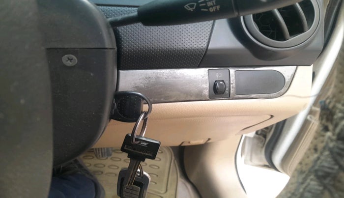 2010 Chevrolet Aveo LS 1.4, Petrol, Manual, 1,08,594 km, interior