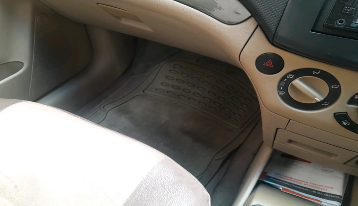 2010 Chevrolet Aveo LS 1.4, Petrol, Manual, 1,08,594 km, interior