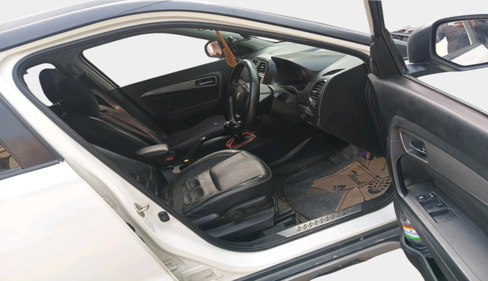 2019 Maruti Vitara Brezza ZDI PLUS, Diesel, Manual, 1,23,261 km, interior