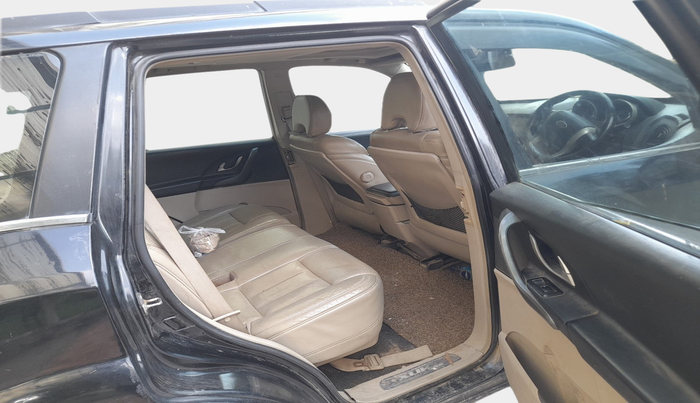 2016 Mahindra XUV500 W10, Diesel, Manual, 1,08,980 km, interior