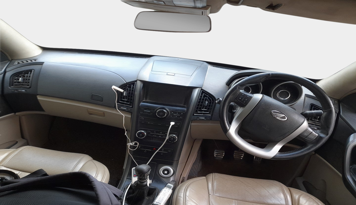 2016 Mahindra XUV500 W10, Diesel, Manual, 1,08,980 km, interior