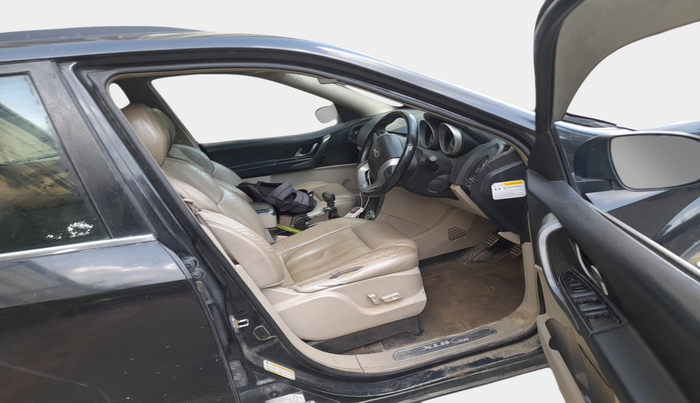 2016 Mahindra XUV500 W10, Diesel, Manual, 1,08,980 km, interior