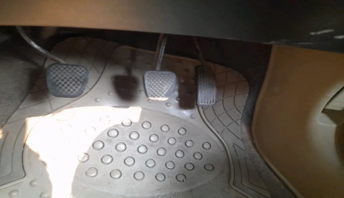 2015 Honda Amaze 1.2L I-VTEC S, Petrol, Manual, 1,11,123 km, interior