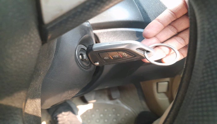 2015 Honda Amaze 1.2L I-VTEC S, Petrol, Manual, 1,11,123 km, interior