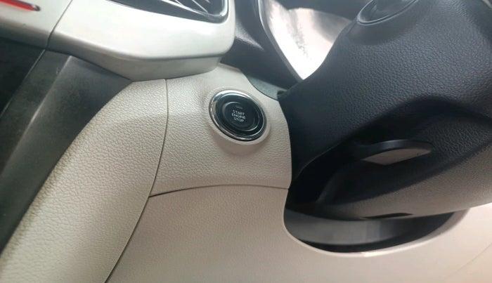 2022 Mahindra XUV300 W8 (O) 1.5 DIESEL, Diesel, Manual, 47,911 km, interior