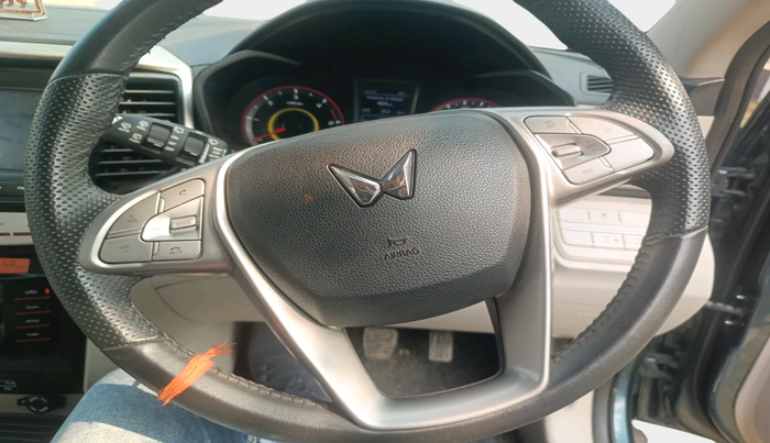 2022 Mahindra XUV300 W8 (O) 1.5 DIESEL, Diesel, Manual, 47,911 km, interior