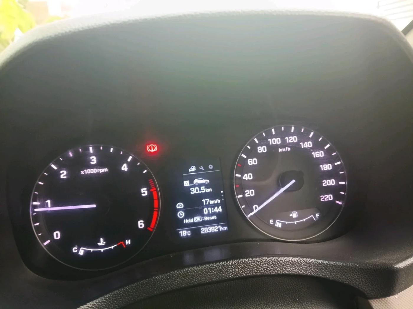 2017 Hyundai Creta SX (O) 1.6 DIESEL, Diesel, Manual, 2,83,821 km, interior