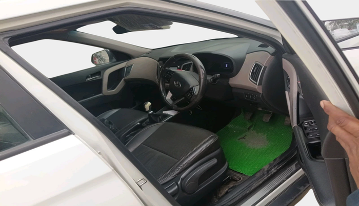 2017 Hyundai Creta SX (O) 1.6 DIESEL, Diesel, Manual, 2,83,821 km, interior