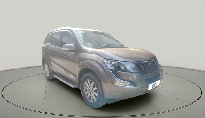 2017 Mahindra XUV500 W10, Diesel, Manual, 1,00,366 km, exterior