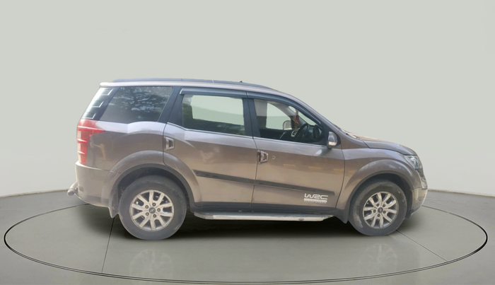 2017 Mahindra XUV500 W10, Diesel, Manual, 1,00,366 km, exterior