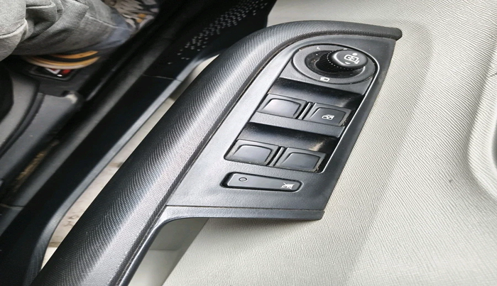 2023 Tata ALTROZ XM PLUS PETROL, Petrol, Manual, 35,615 km, interior