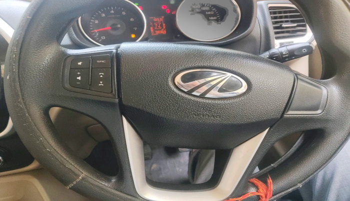 2017 Mahindra TUV300 T10, Diesel, Manual, 98,369 km, interior