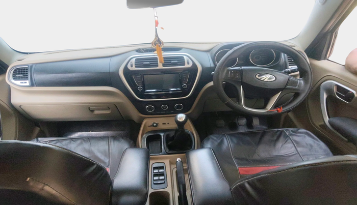 2017 Mahindra TUV300 T10, Diesel, Manual, 98,369 km, interior