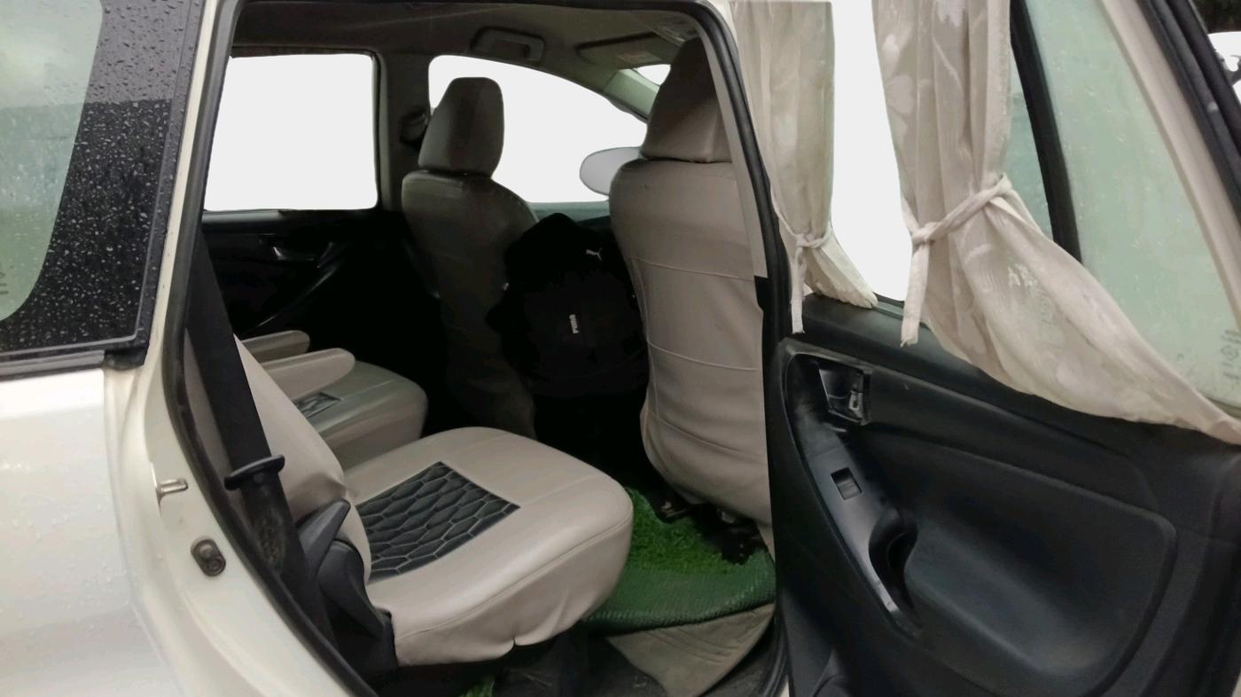 2018 Toyota Innova Crysta 2.4 G 7 STR, Diesel, Manual, 79,588 km, interior