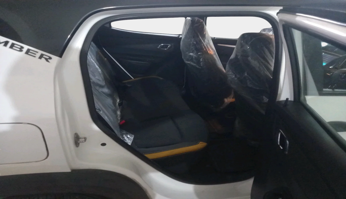 2023 Renault Kwid CLIMBER 1.0 AMT Dual Tone , Petrol, Automatic, 8,396 km, interior