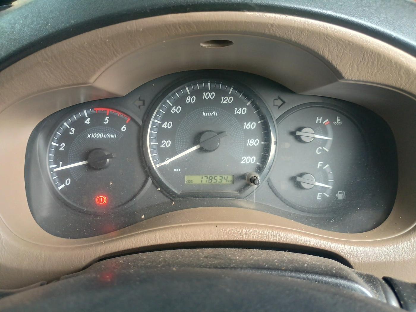 2015 Toyota Innova 2.5 GX 8 STR, Diesel, Manual, 1,78,534 km, interior