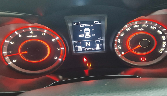 2022 Mahindra XUV300 W8 (O) 1.2 PETROL, Petrol, Manual, 63,729 km, interior