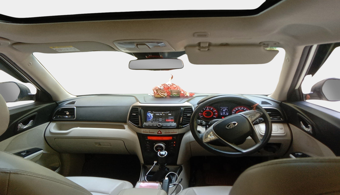 2022 Mahindra XUV300 W8 (O) 1.2 PETROL, Petrol, Manual, 63,729 km, interior