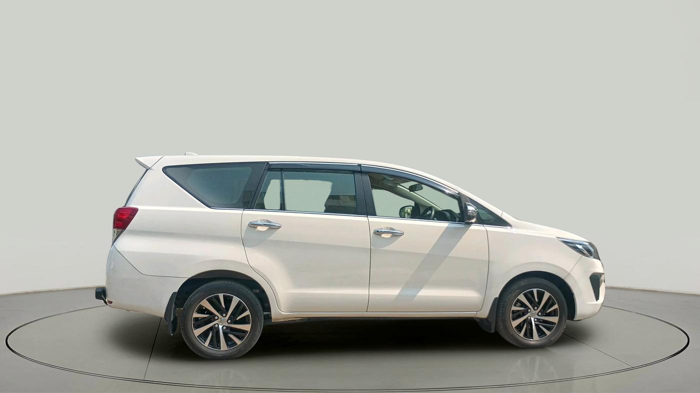 2022 Toyota Innova Crysta 2.4 ZX 7 STR, Diesel, Manual, 40,000 km, exterior