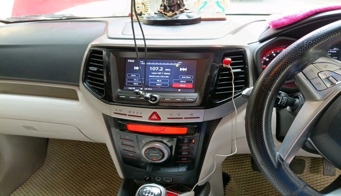 2019 Mahindra XUV300 W8 (O) 1.2 PETROL, Petrol, Manual, 65,581 km, interior