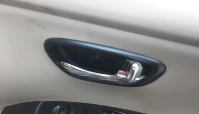 2011 Hyundai i10 MAGNA 1.2, Petrol, Manual, 1,17,458 km, interior