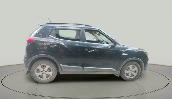 2020 Mahindra XUV300 W6 1.5 Diesel, Diesel, Manual, 1,70,378 km, exterior