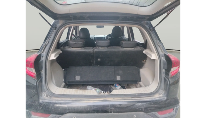 2020 Mahindra XUV300 W6 1.5 Diesel, Diesel, Manual, 1,70,378 km, exterior