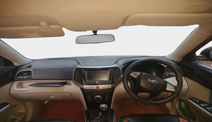 2020 Mahindra XUV300 W6 1.5 Diesel, Diesel, Manual, 1,70,378 km, interior