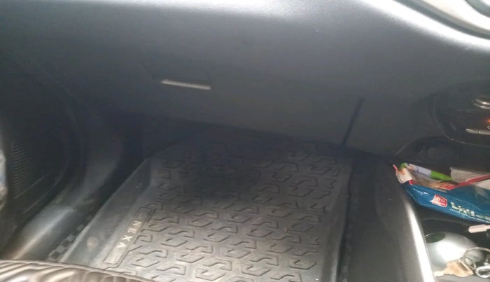 2022 Maruti Baleno ZETA PETROL 1.2, Petrol, Manual, 13,207 km, interior