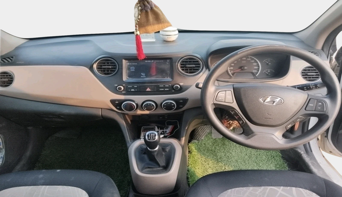 2017 Hyundai Grand i10 SPORTZ (O) 1.2 KAPPA VTVT, Petrol, Manual, 68,522 km, interior