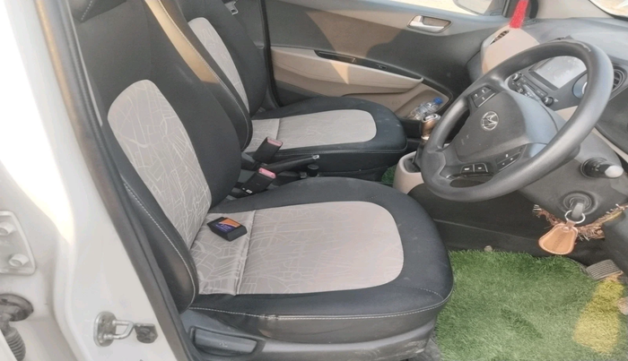 2017 Hyundai Grand i10 SPORTZ (O) 1.2 KAPPA VTVT, Petrol, Manual, 68,522 km, interior