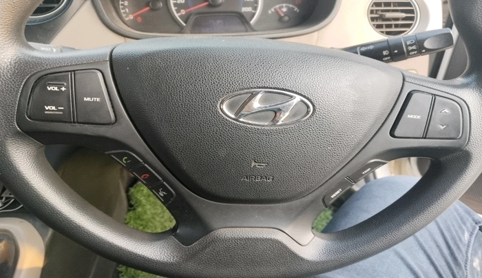 2017 Hyundai Grand i10 SPORTZ (O) 1.2 KAPPA VTVT, Petrol, Manual, 68,522 km, interior