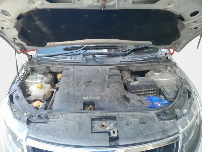 2018 Mahindra XUV500 W9, Diesel, Manual, 76,200 km, exterior