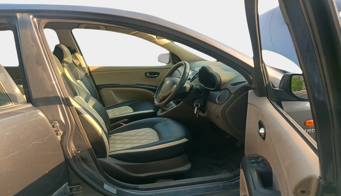 2013 Hyundai i10 MAGNA 1.1, Petrol, Manual, 46,597 km, interior