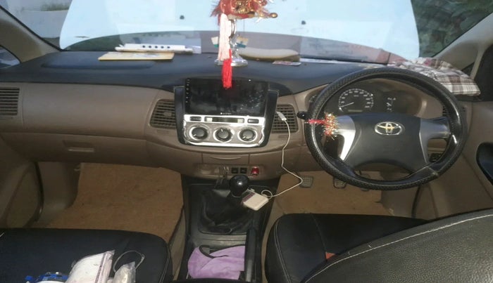 2015 Toyota Innova 2.5 G 7 STR, Diesel, Manual, 87,388 km, interior